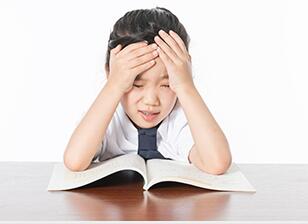 哪些表现可以反映出孩子厌学，是什么原因引起的呢?