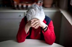 老年人也会患抑郁症，早期有哪些征兆？